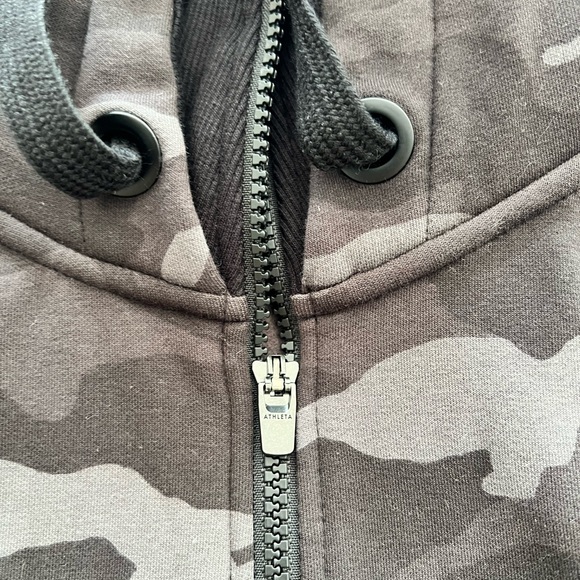 Athleta Triumph Hoodie NWOT Medium - Picture 2 of 4